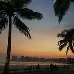 Praia Pitangueiras Guaruja